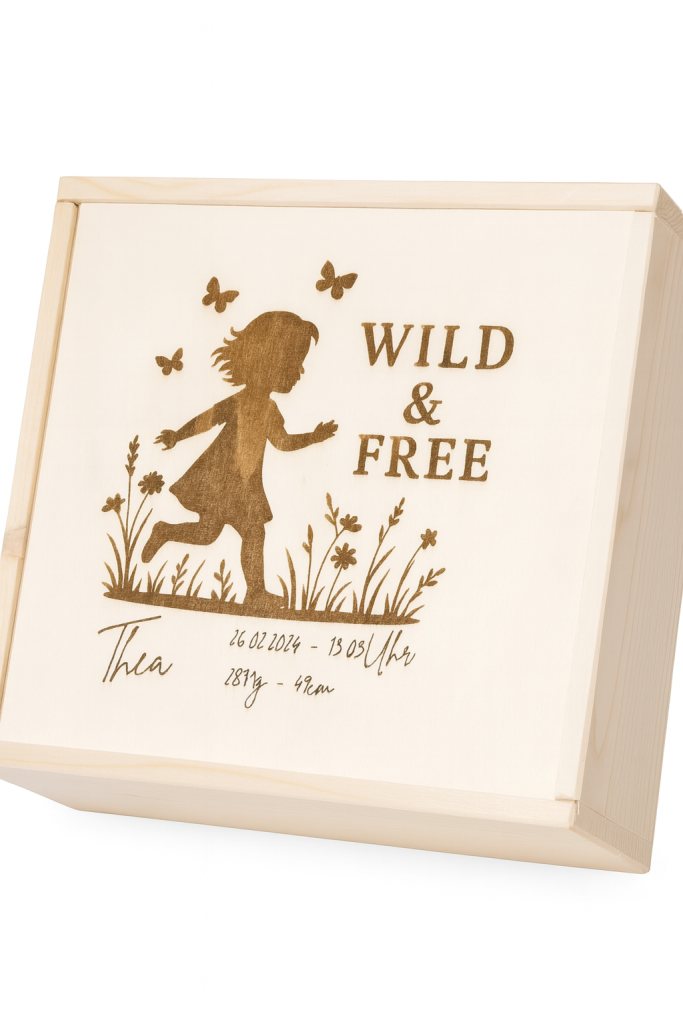 Holzkiste mit Gravur